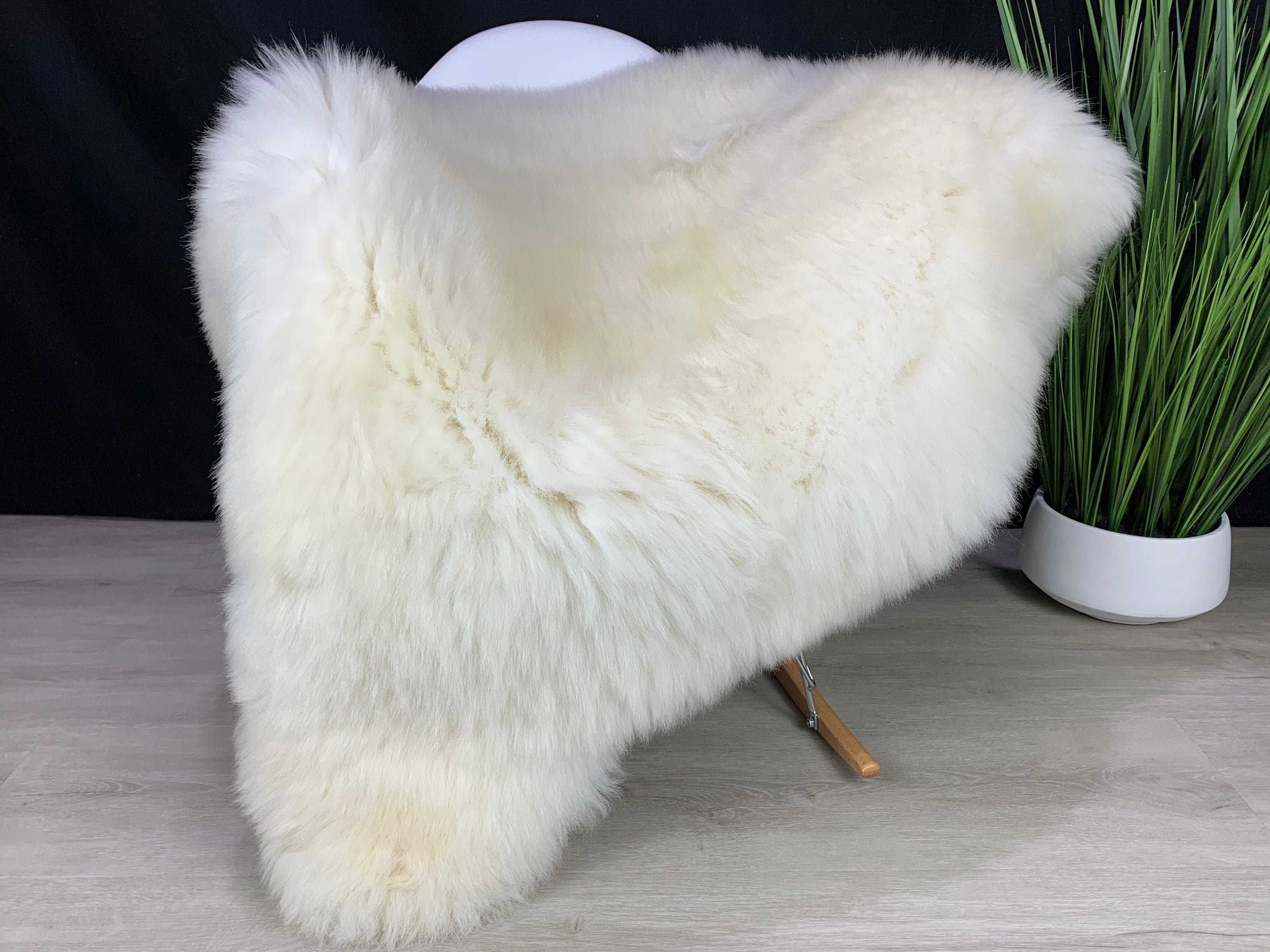 Sheepskin White Cream Rug Pelt XL / Genuine Real Sheepskin White Cream / Sheepskin Seat Cover Dog Pet Bed Throw