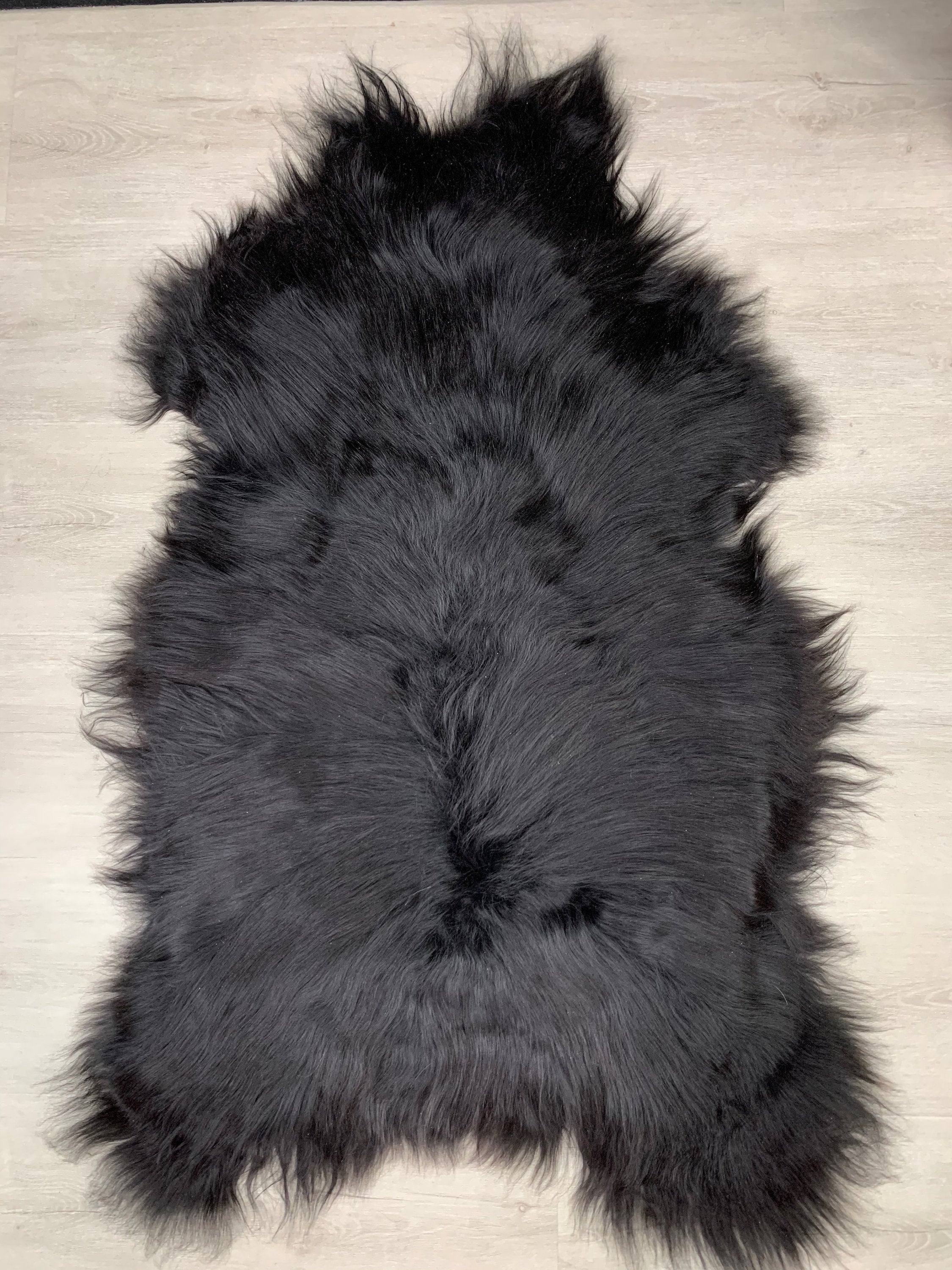 Black Icelandic genuine sheepskin rug * Beautiful sheepskin black natural color * Sheepskin seat cover * Sheepskin pet bed throw