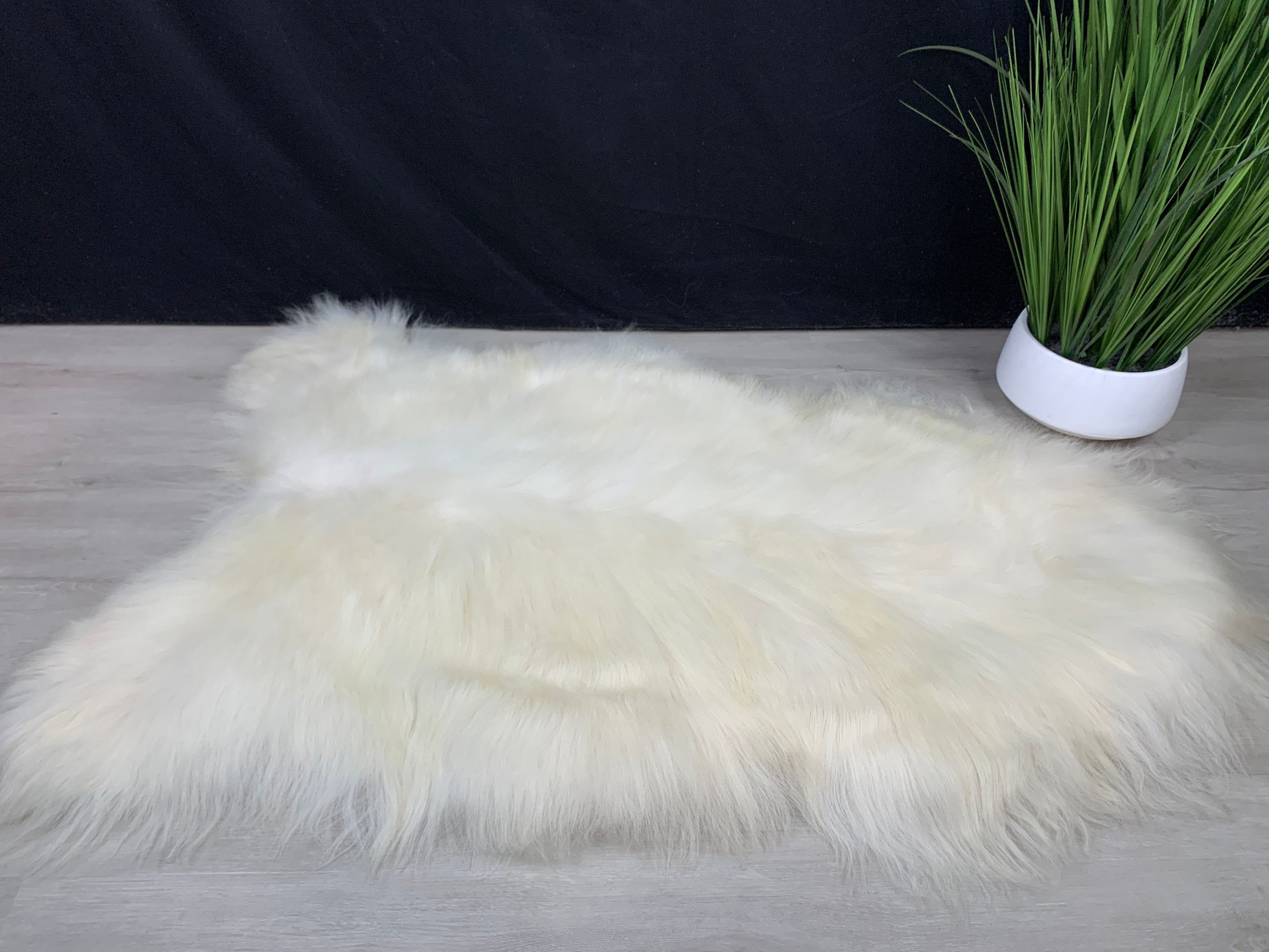 XXL Icelandic genuine sheepskin rug pelt * cream white sheepskin pelt rug pet bed throw seat cover