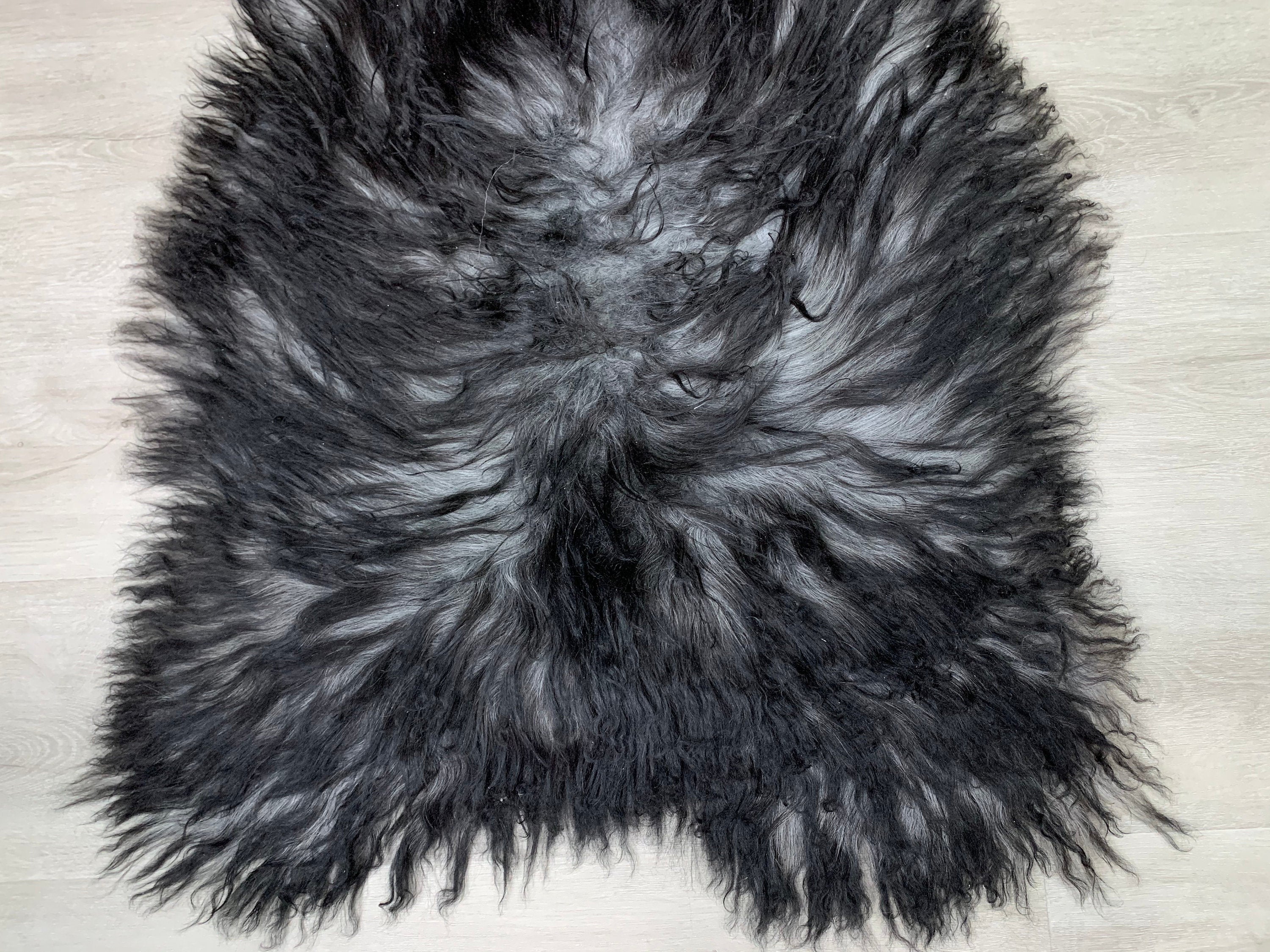 Sheepskin / Real Icelandic Sheepskin Rug Pelt / Sheepskin Seat Cover Throw