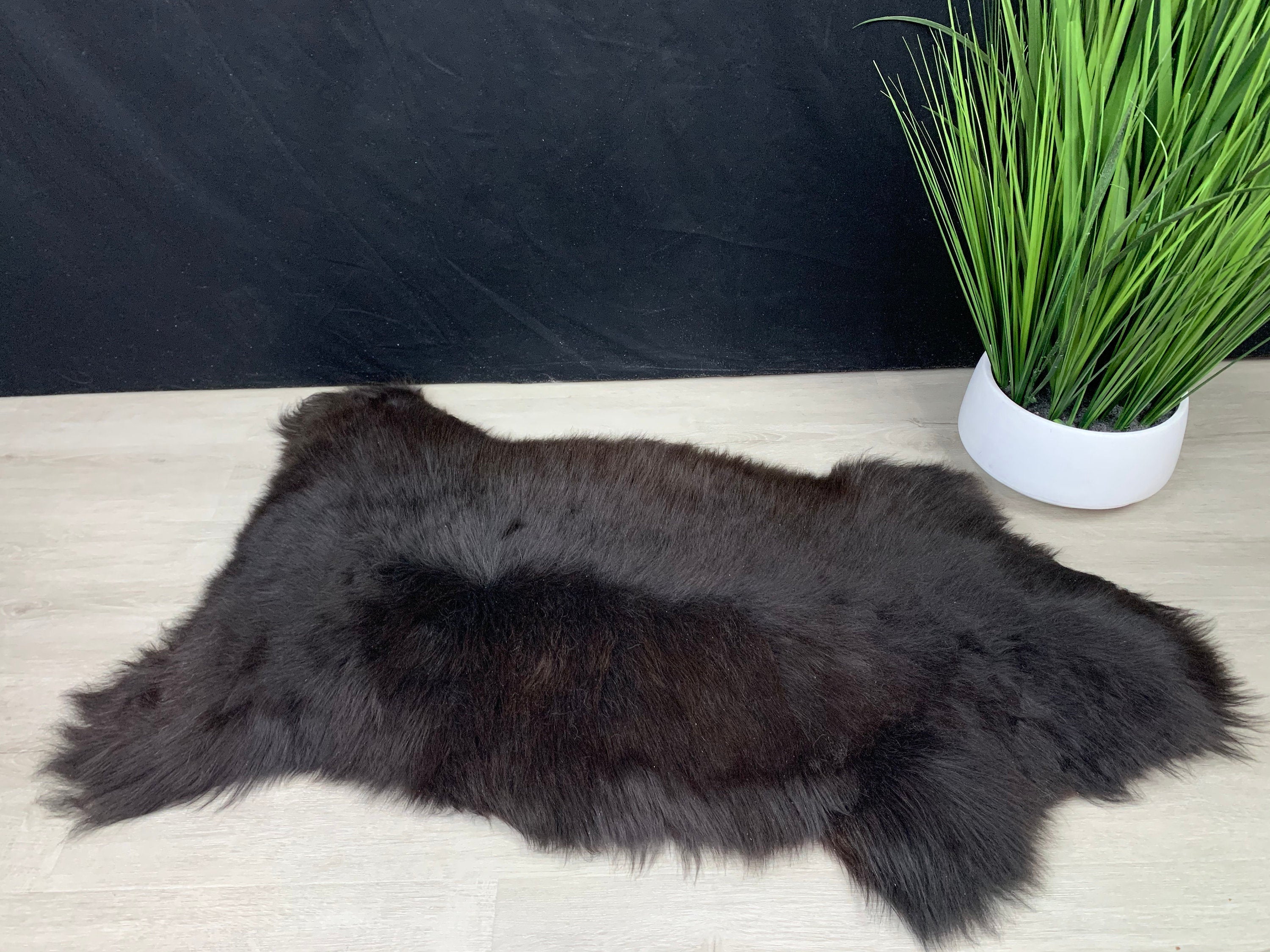 Natural Brown Sheepskin Rug Pelt Genuine Natural Soft Seat Cover Pet Bed Throw