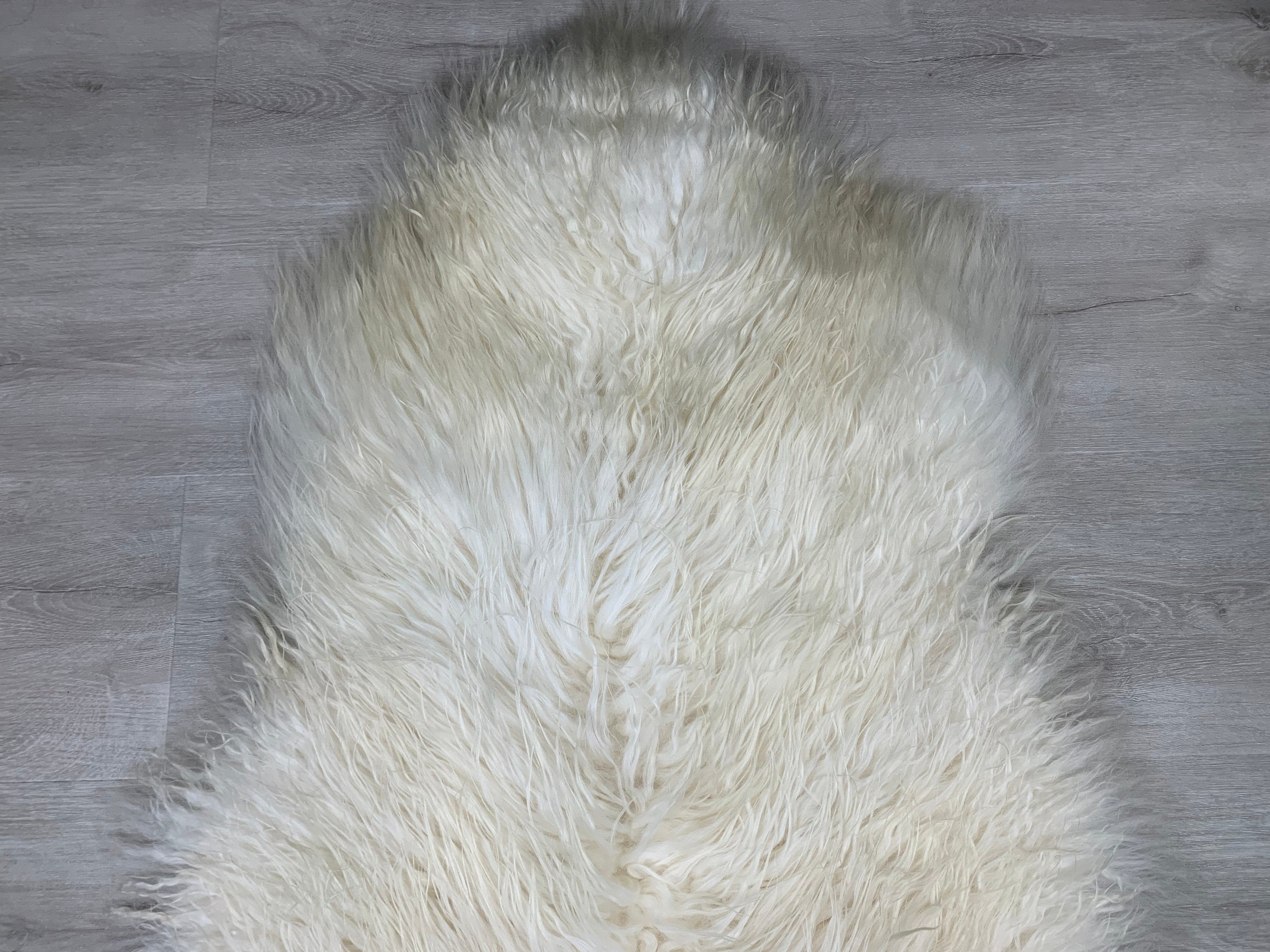 Luxurious Curly White Cream Icelandic Sheepskin Hide Rug Chair Throw  Animal Friendly