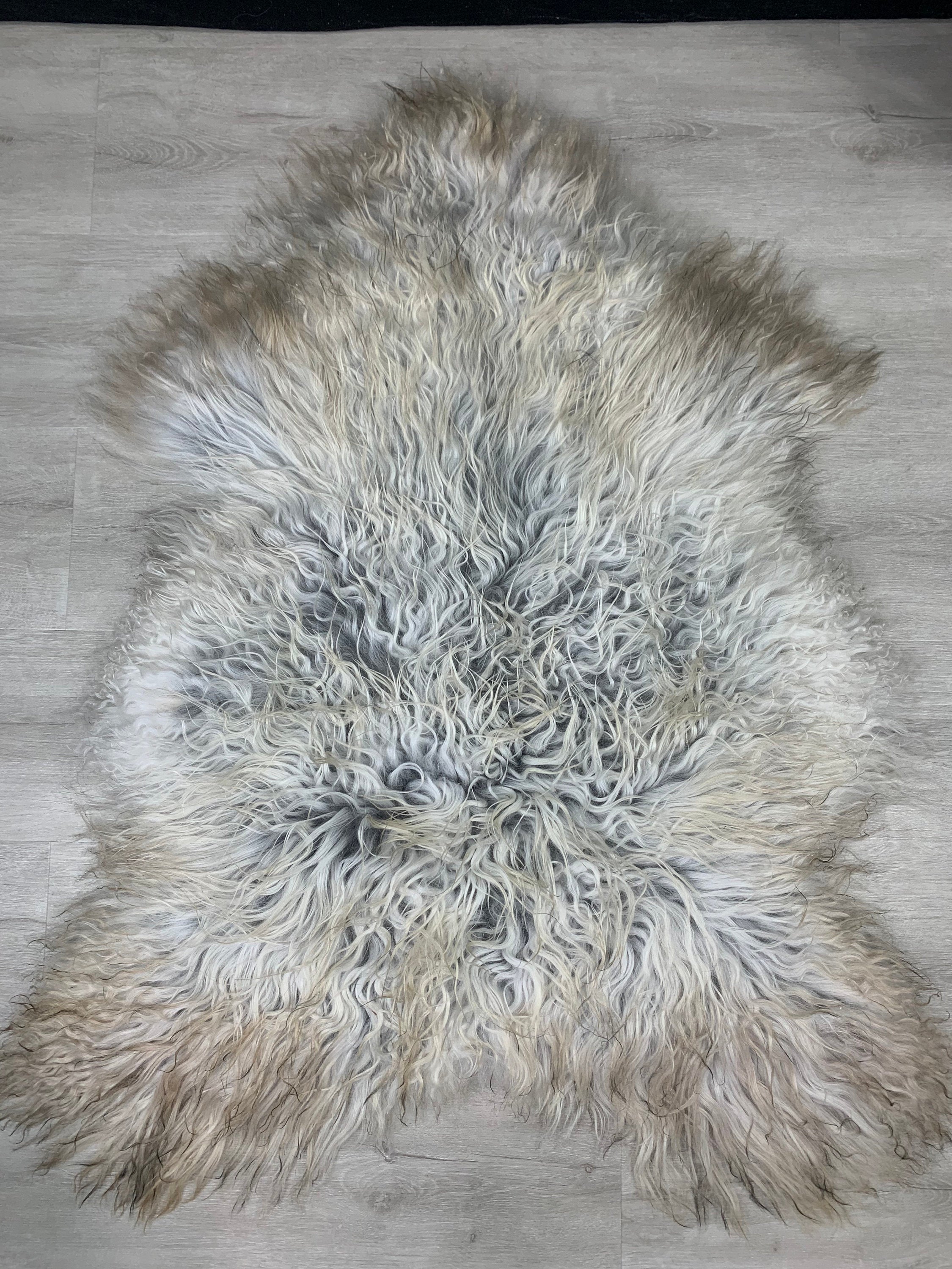 Unique Curly White Gray Genuine Sheepskin Rug Pelt Fur Rug  Natural Luxury Sheepskin