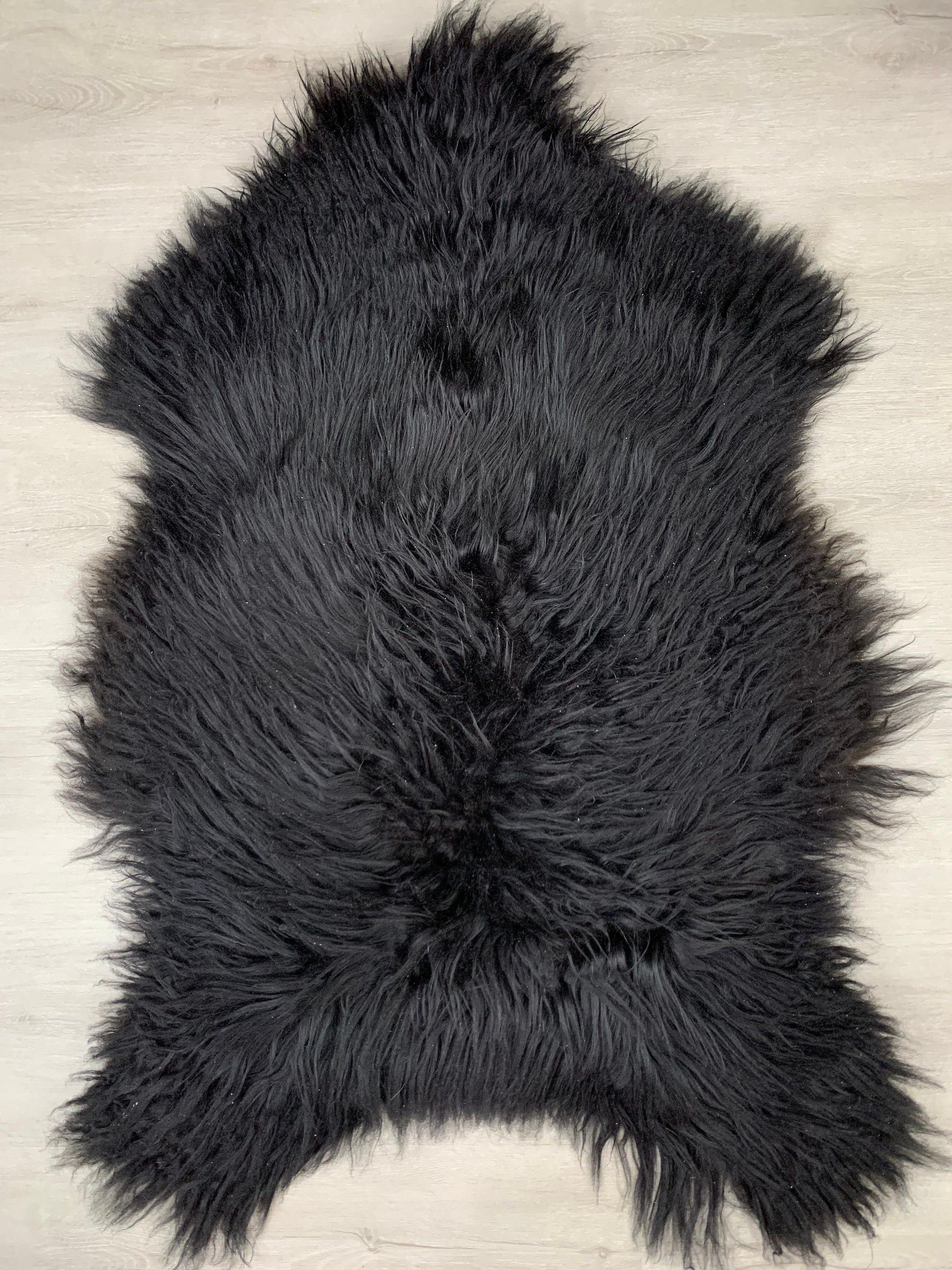 Curly black Icelandic Sheepskin Rug Pet Bed Throw Sheepskin Seat Cover