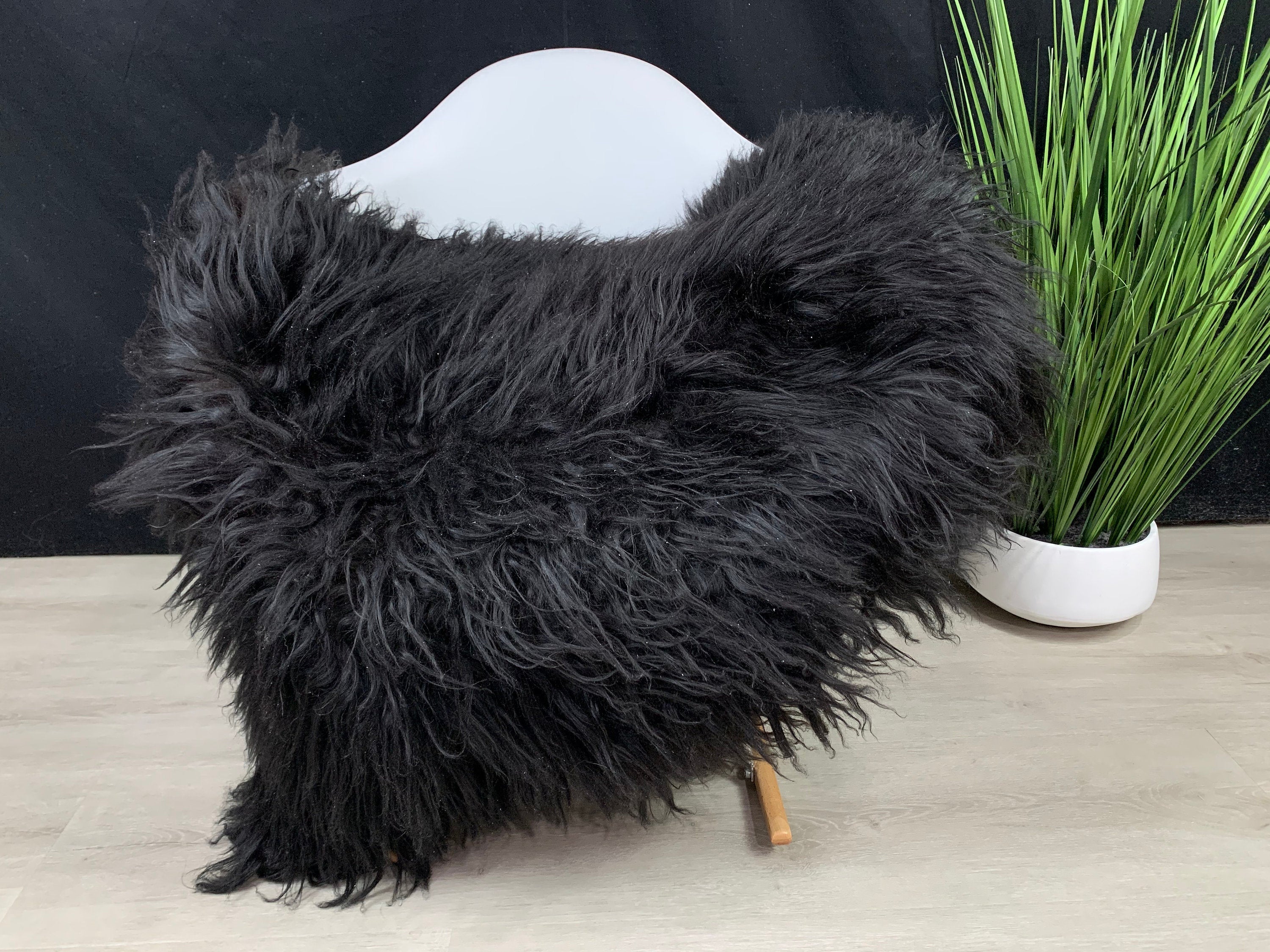 Curly black Icelandic Sheepskin Rug Pet Bed Throw Sheepskin Seat Cover