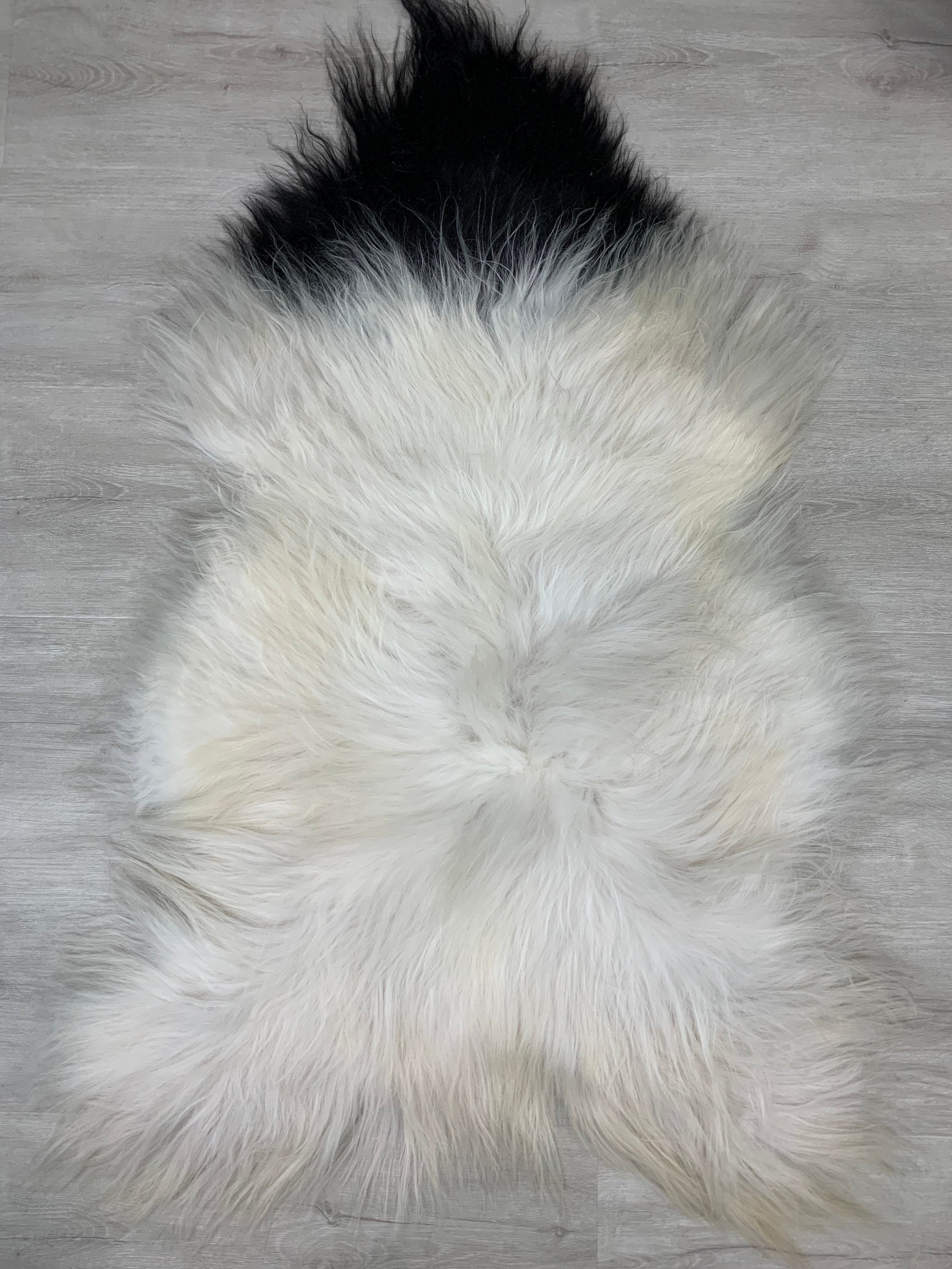 Icelandic Sheepskin rug / Sheepskin White Black  / Icelandic Sheepskin Pelt / Sheepskin Seat Cover / Sheepskin Pet Bed Throw