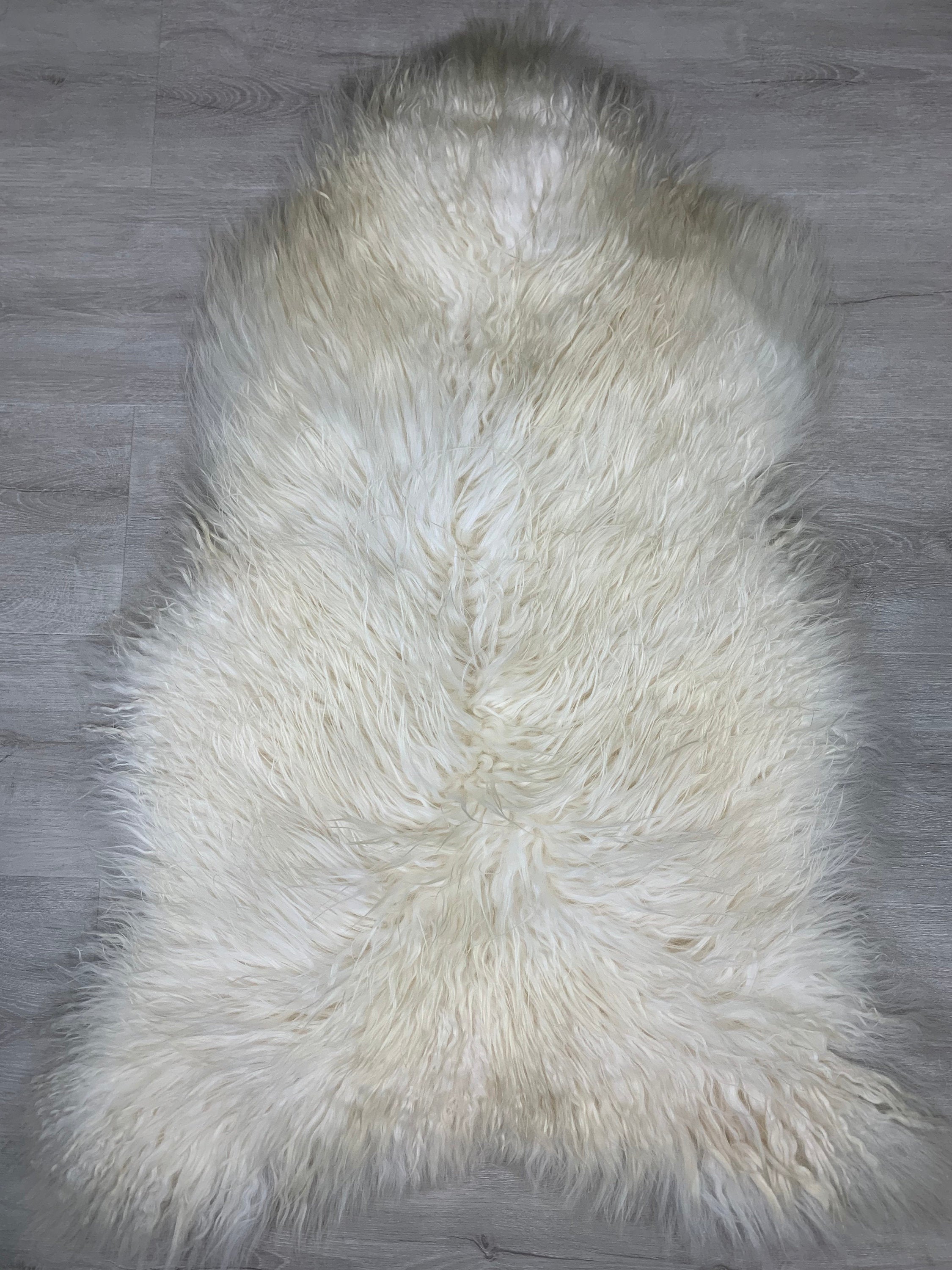 Luxurious Curly White Cream Icelandic Sheepskin Hide Rug Chair Throw  Animal Friendly