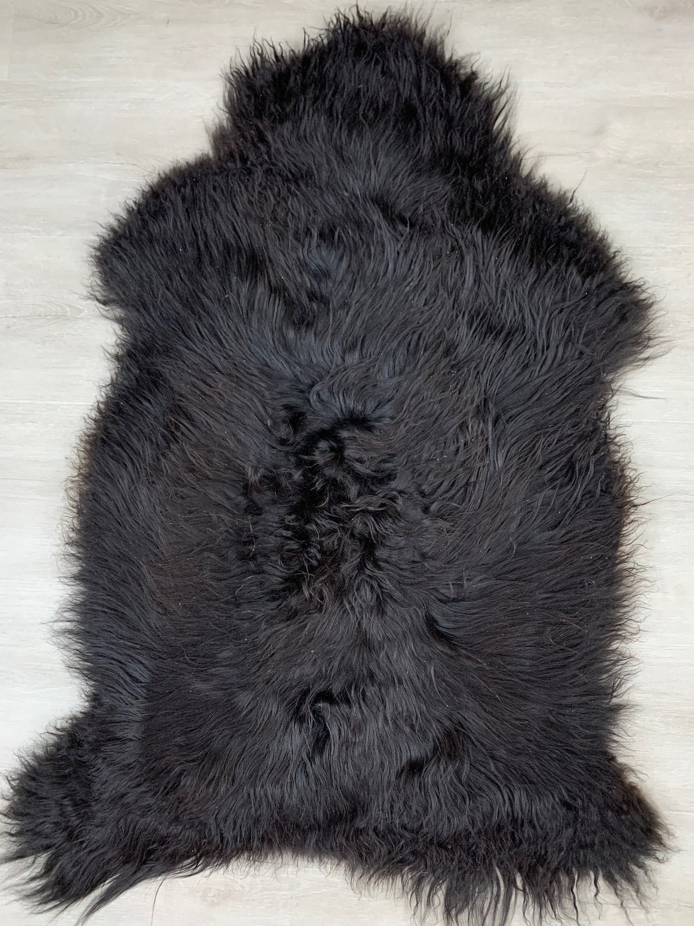 genuine Icelandic sheepskin rug throw pelt black natural color / sheepskin pet bed throw  seat cover