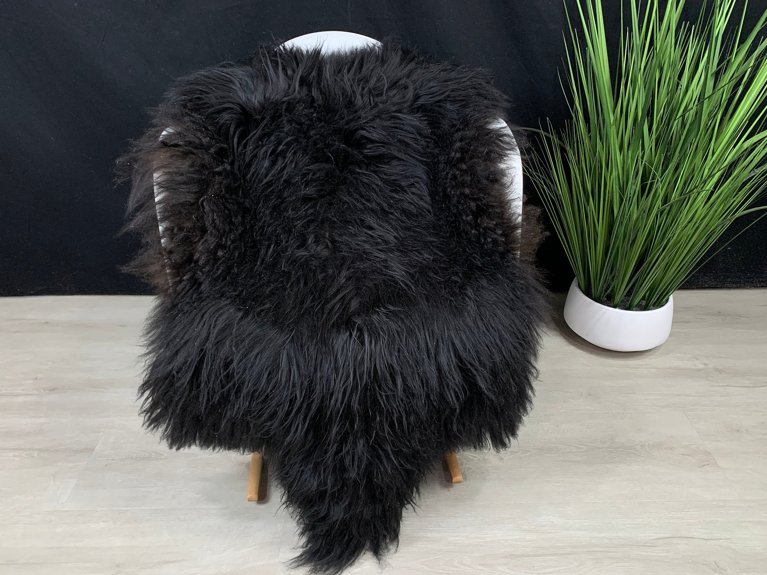 Curly black Icelandic Sheepskin Rug Pet Bed Throw Sheepskin Seat Cover