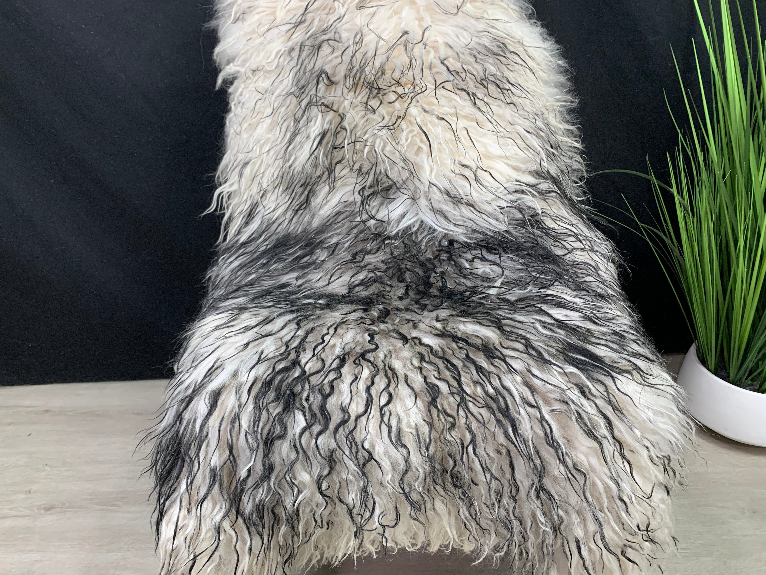 Tanning Black Iceland Sheepskin Rug * Genuine Sheepskin Rug Fur Throw * Natural Animal Hide Pelt * Sheepskin Seat Cover * Cat Dog Pet Bed