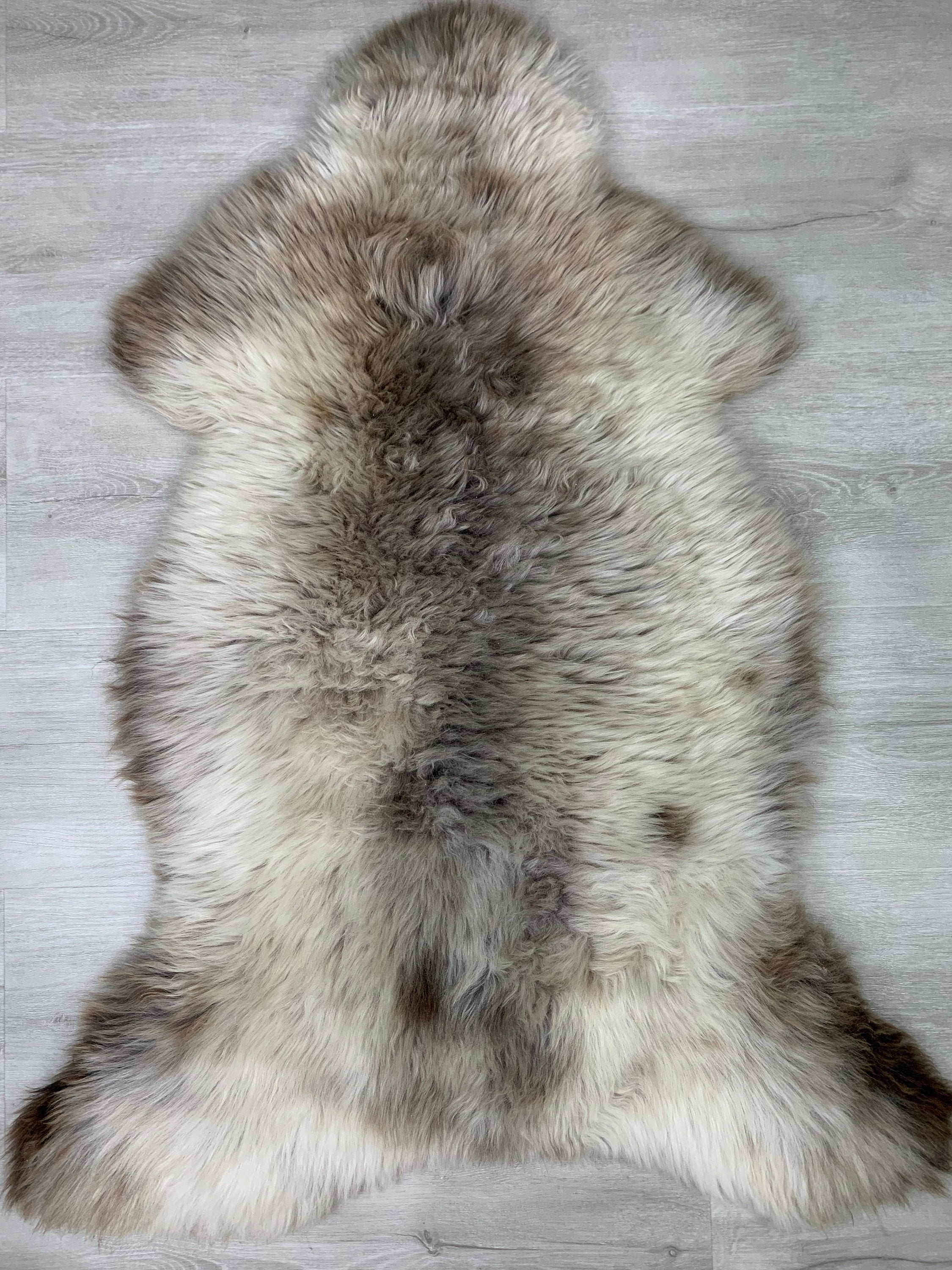 Sheepskin Beige Rug Pelt Throw / Genuine Sheepskin Rug Pet Bed Throw Seat Cover