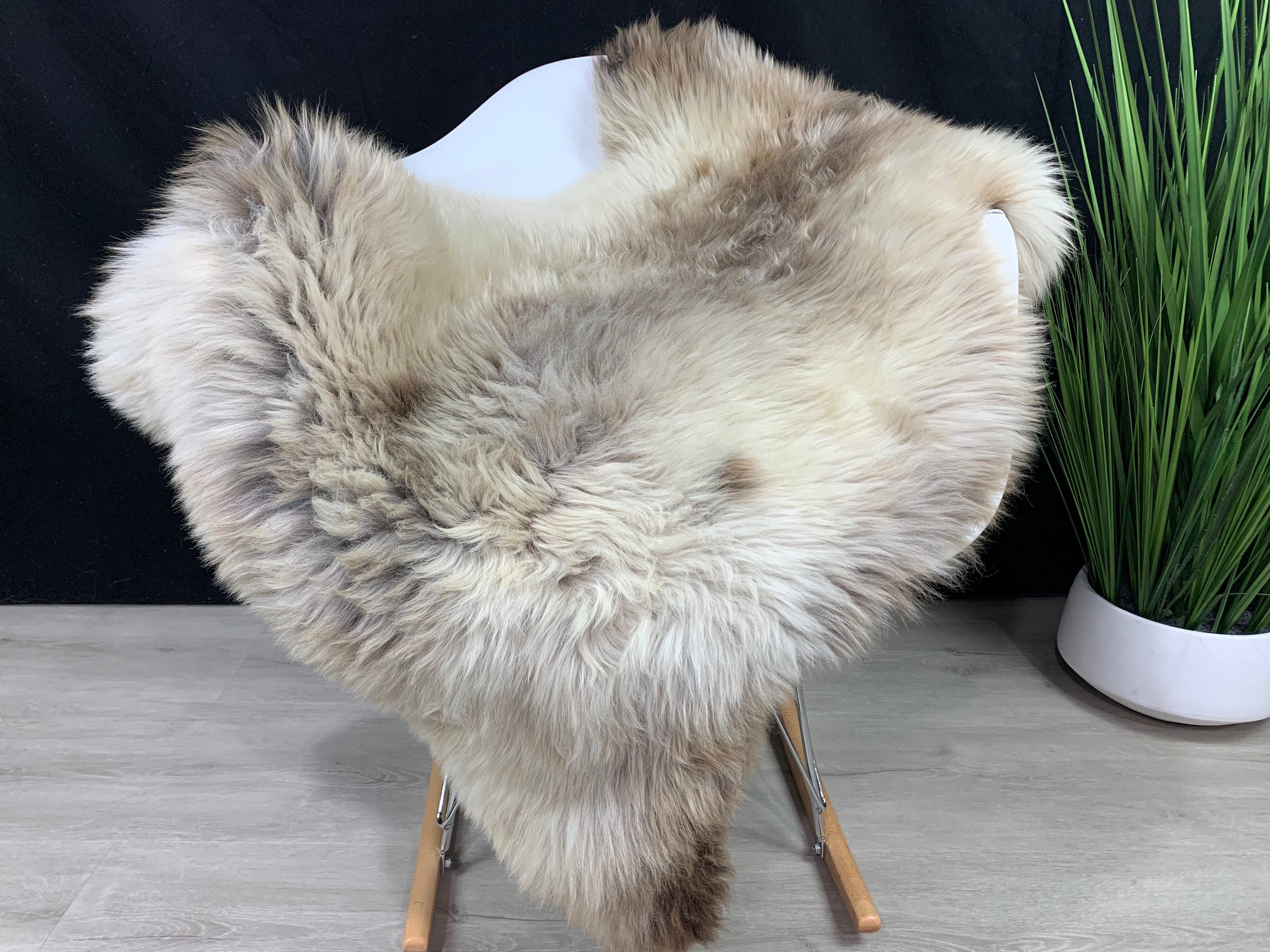 Sheepskin Beige Rug Pelt Throw / Genuine Sheepskin Rug Pet Bed Throw Seat Cover
