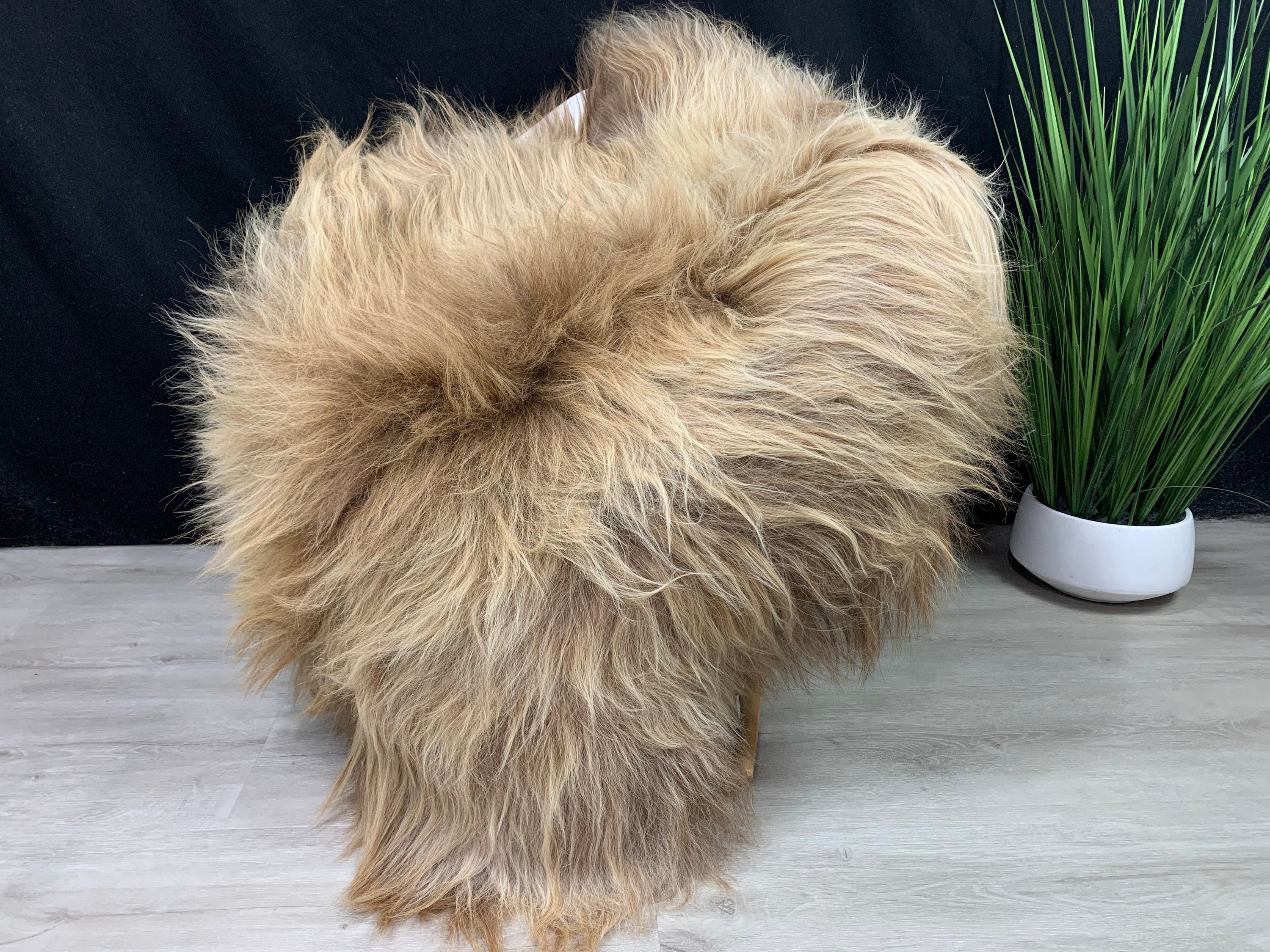 Huge Brown Natural Icelandic Sheepskin Rug Pelt Genuine Sheepskin Brown Rug Seat Cover Pet Bed Throw