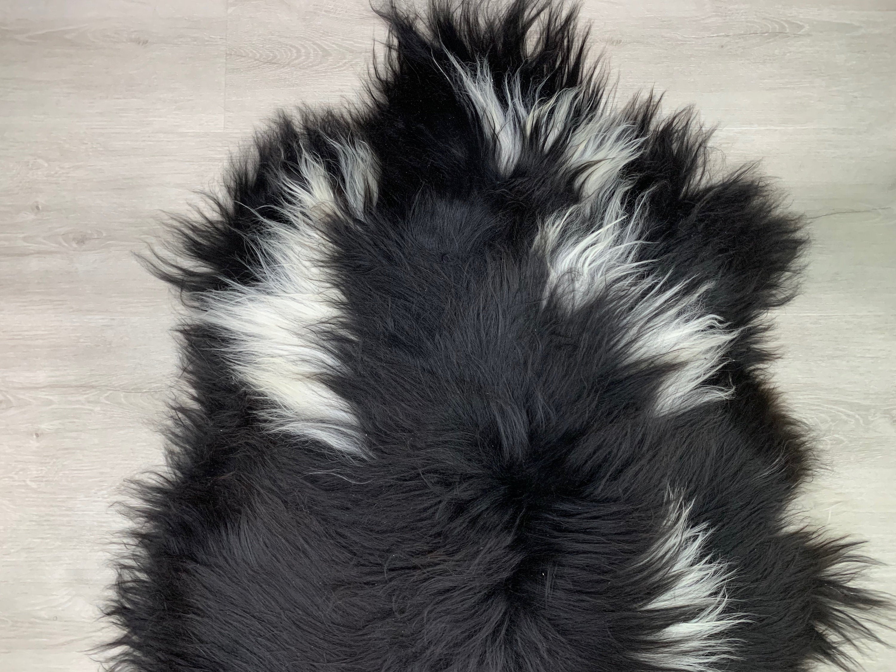 Icelandic Black White Sheepskin Rug Pelt Genuine Natural Motorcycle Soft Seat Throw Cover Leather Pelt Hide