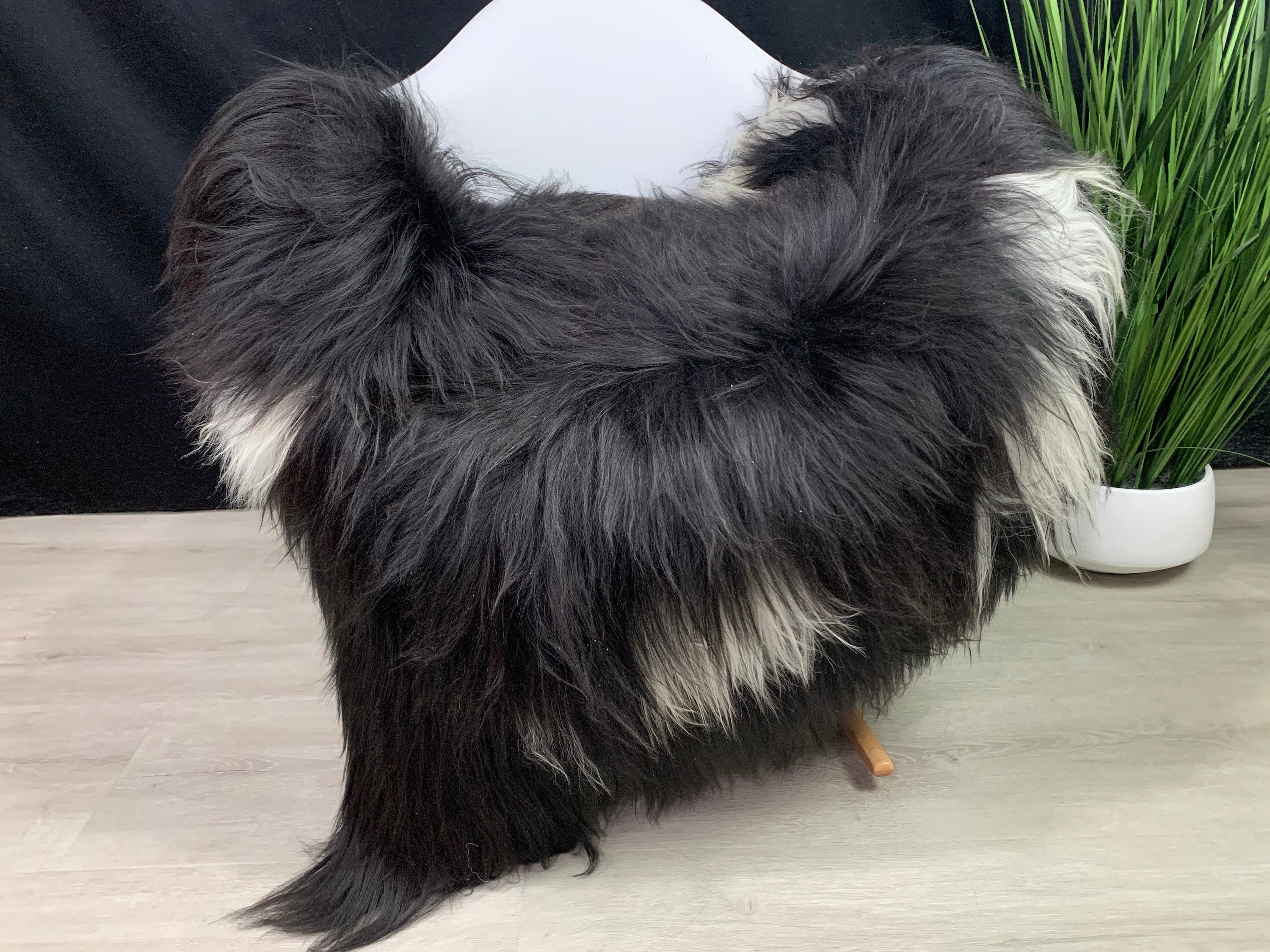 Icelandic Black White Sheepskin Rug Pelt Genuine Natural Motorcycle Soft Seat Throw Cover Leather Pelt Hide