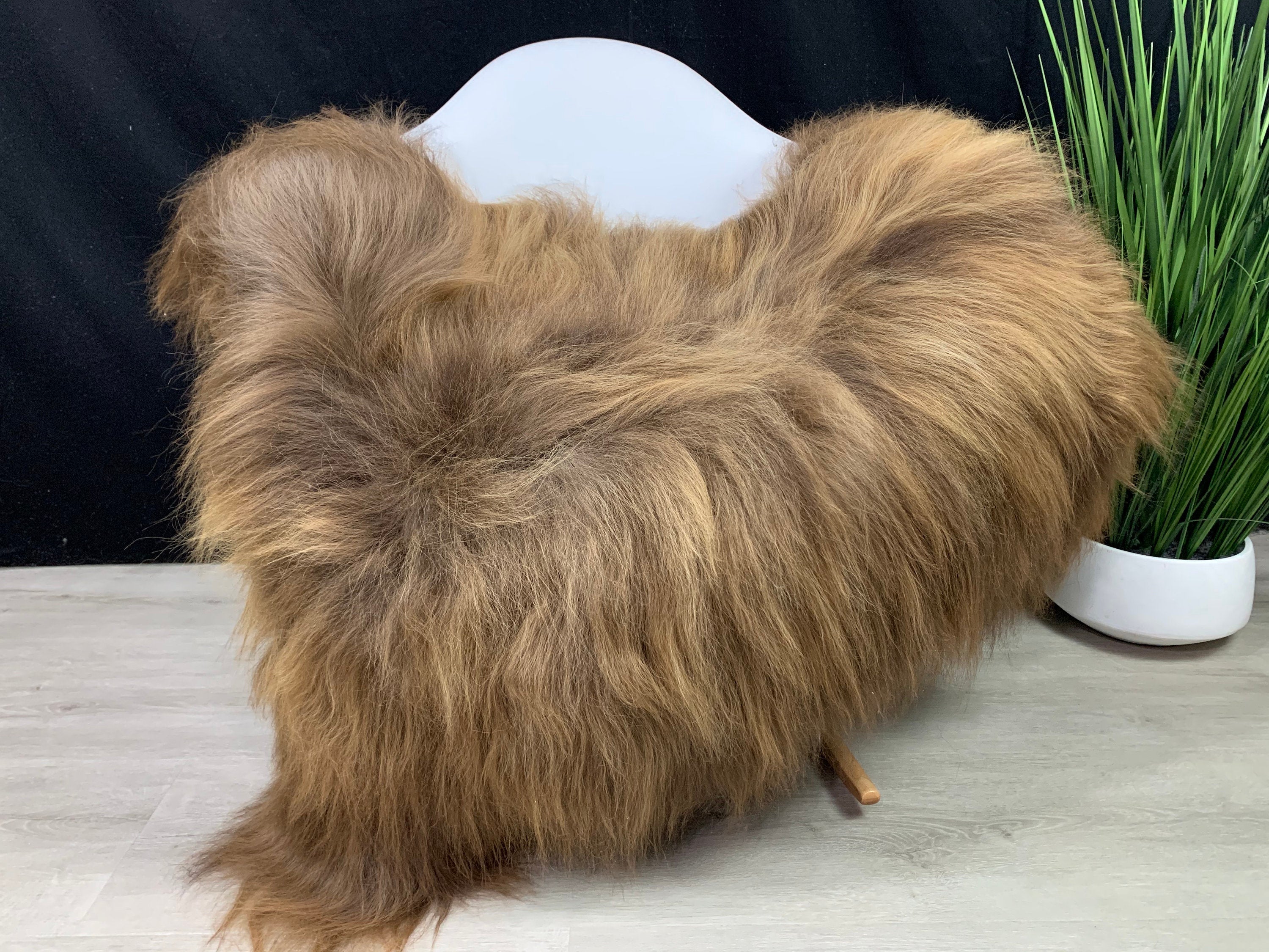 Natural Real Brown Icelandic Sheepskin Rug Pelt Genuine Sheep Skin Seat Cover Pet Bed Throw