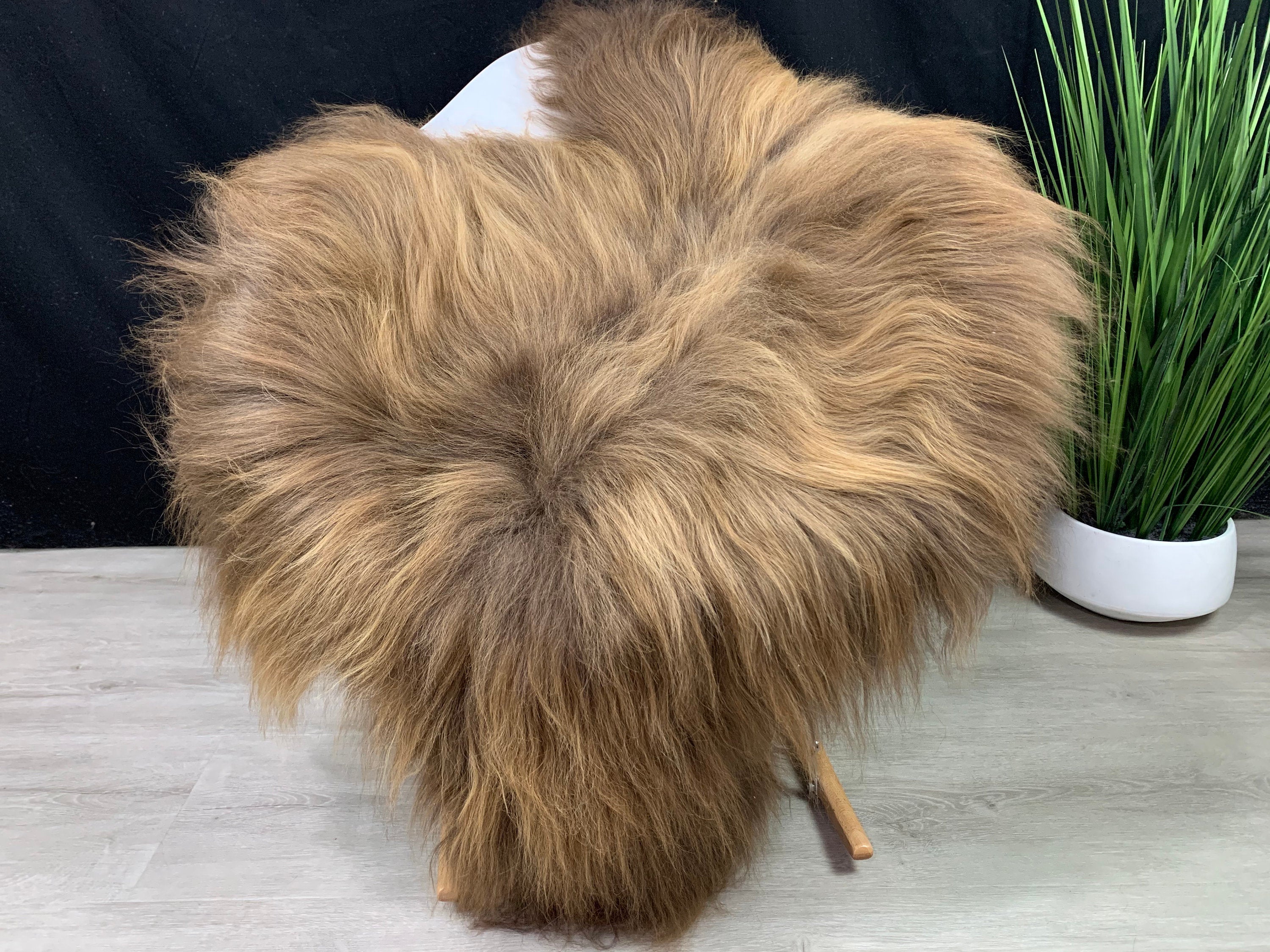 Natural Real Brown Icelandic Sheepskin Rug Pelt Genuine Sheep Skin Seat Cover Pet Bed Throw