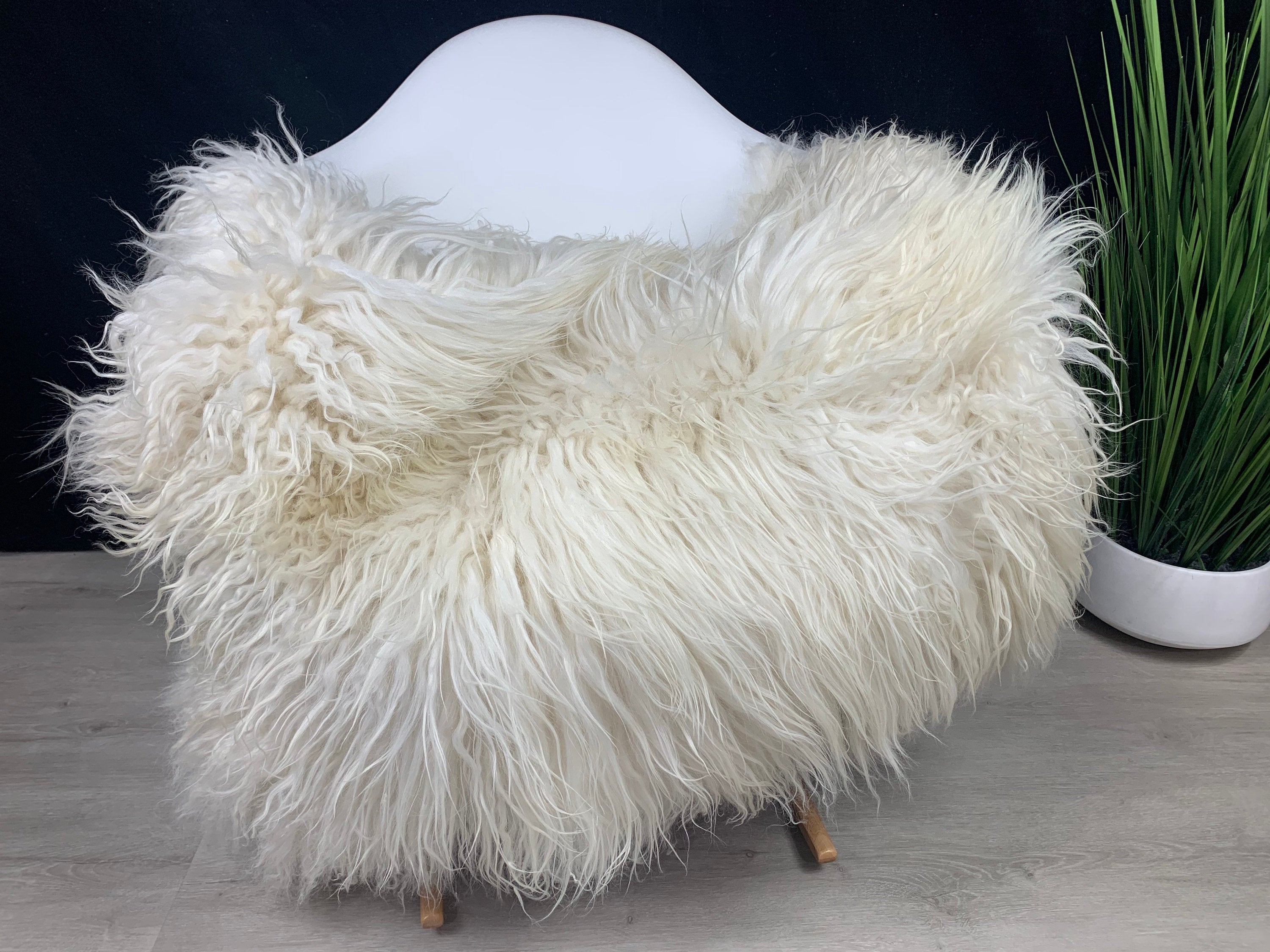 Curly White Iceland Sheepskin Rug * Genuine Sheepskin Rug Fur Throw * Natural Animal Hide Pelt * Sheepskin Seat Cover * Comfort Pet Bed