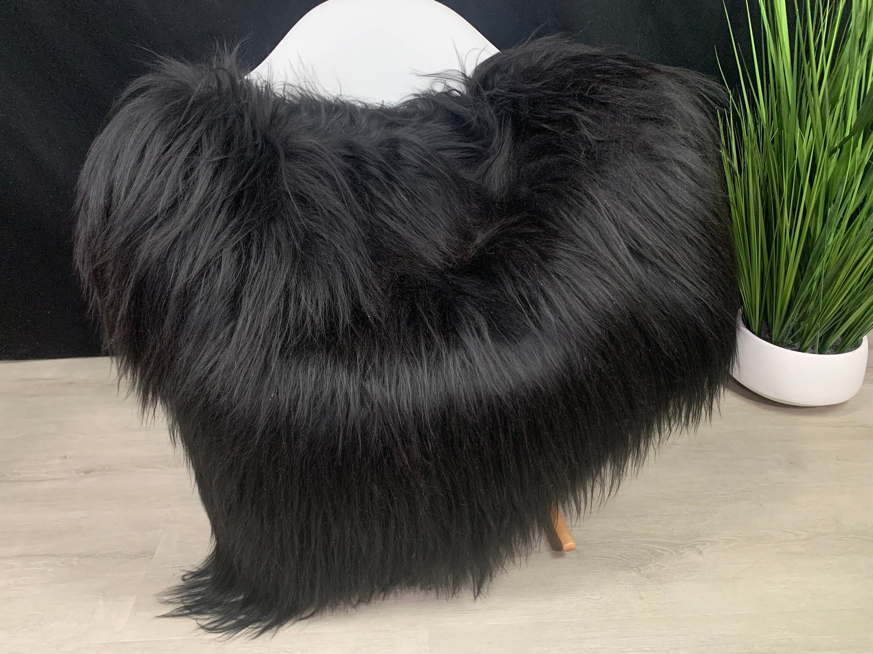 XXL Large Icelandic Black Sheepskin Rug  Fur Throw Black Long Soft Wool  Pet Bed Throw Motorcycle seat cover