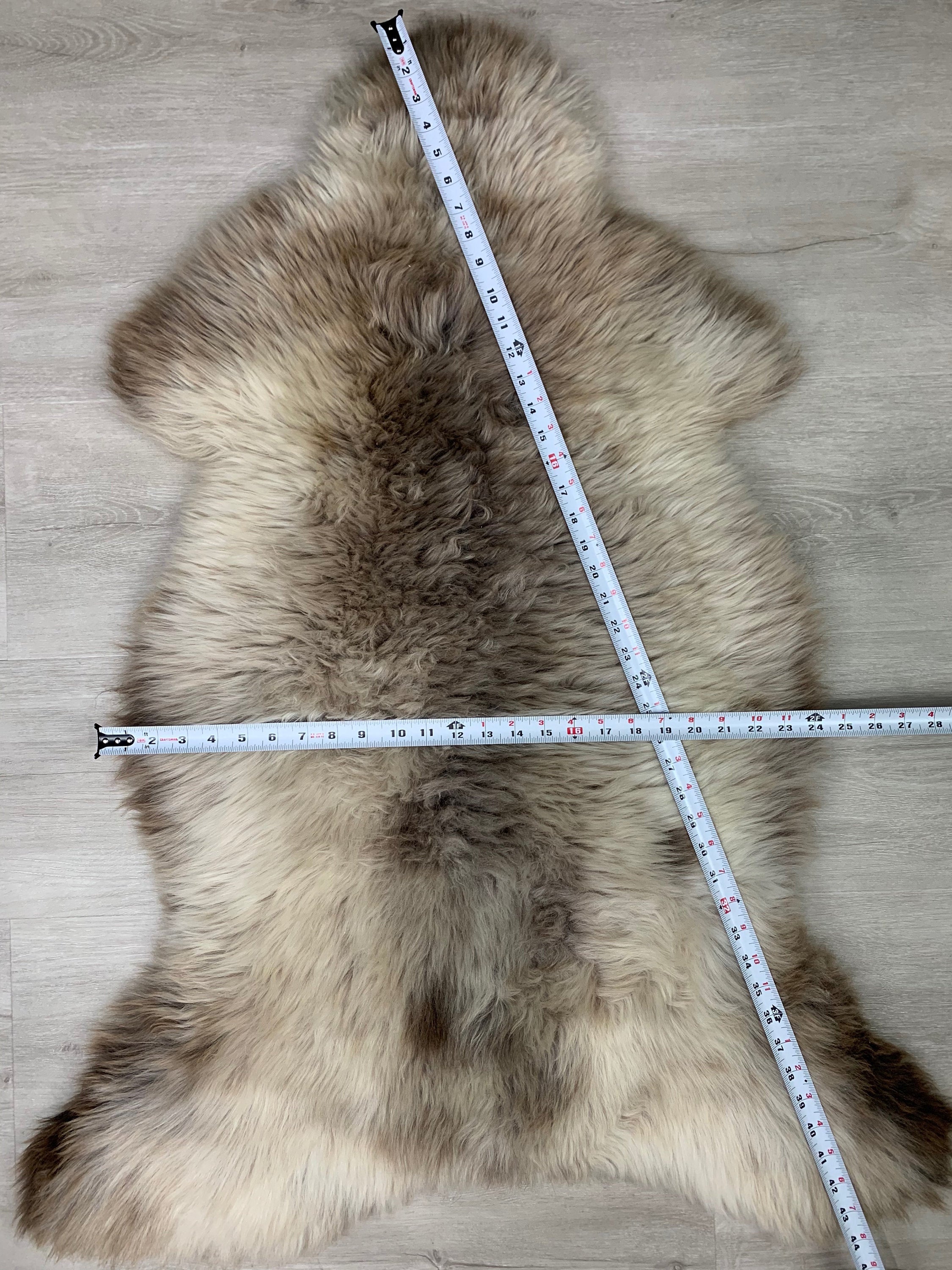 Sheepskin Beige Rug Pelt Throw / Genuine Sheepskin Rug Pet Bed Throw Seat Cover