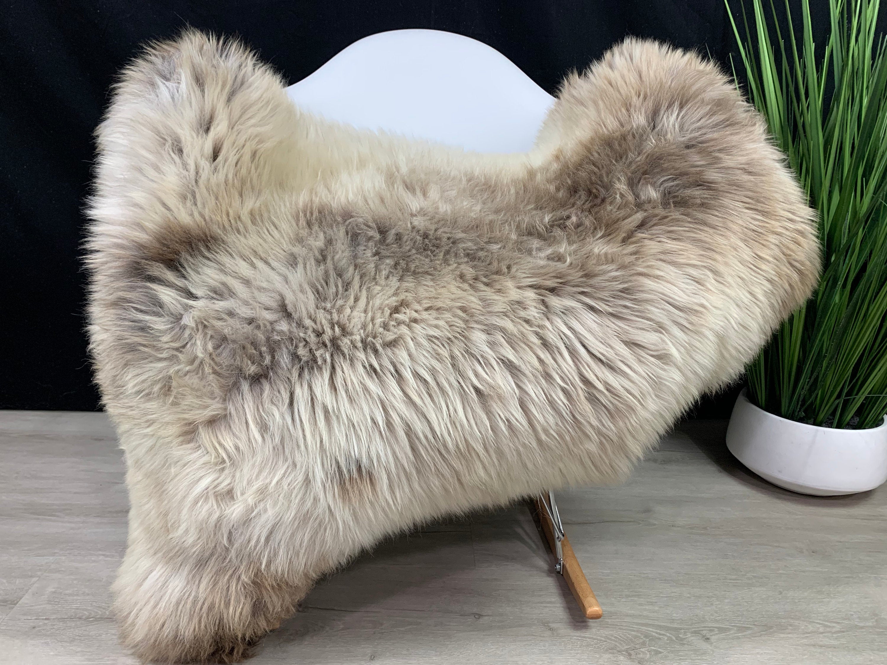 Sheepskin Beige Rug Pelt Throw / Genuine Sheepskin Rug Pet Bed Throw Seat Cover