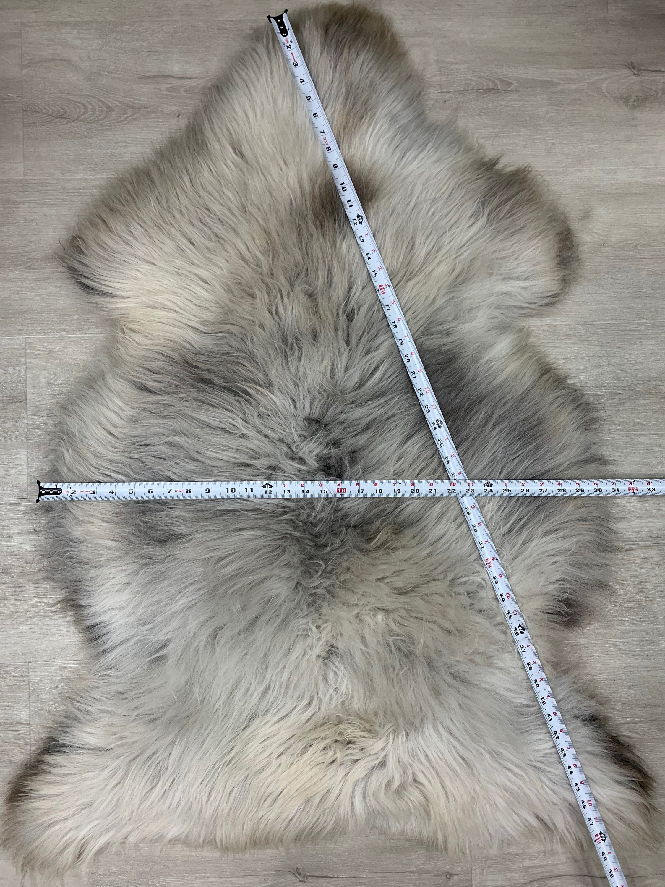 White Gray Sheepskin Rug Pelt , Real Sheepskin Pet Bed Throw Cover Rug