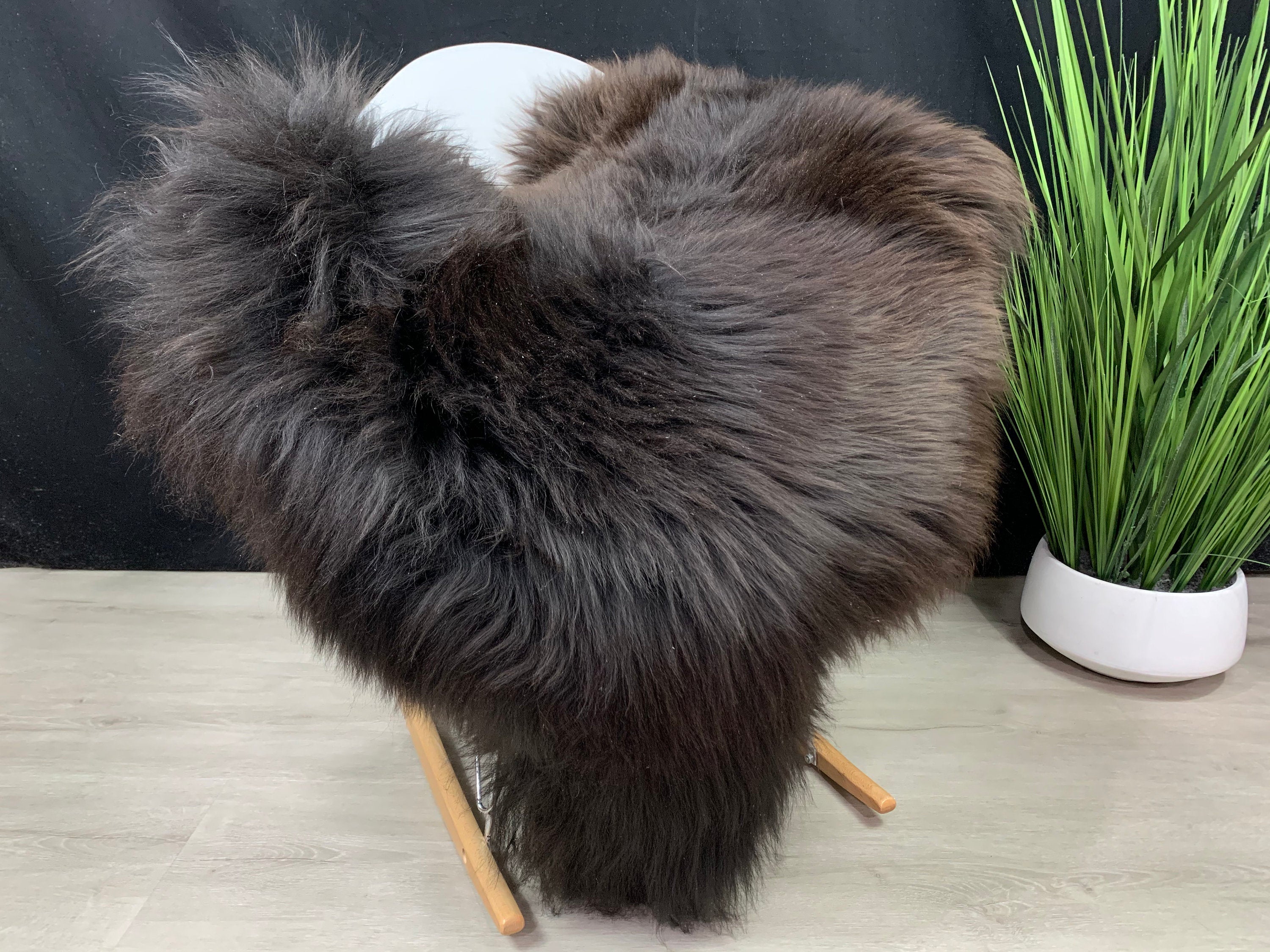 Sheepskin / Sheepskin Brown Rug Pelt / Genuine Natural Sheepskin Soft Seat Cover Pet Bed Throw