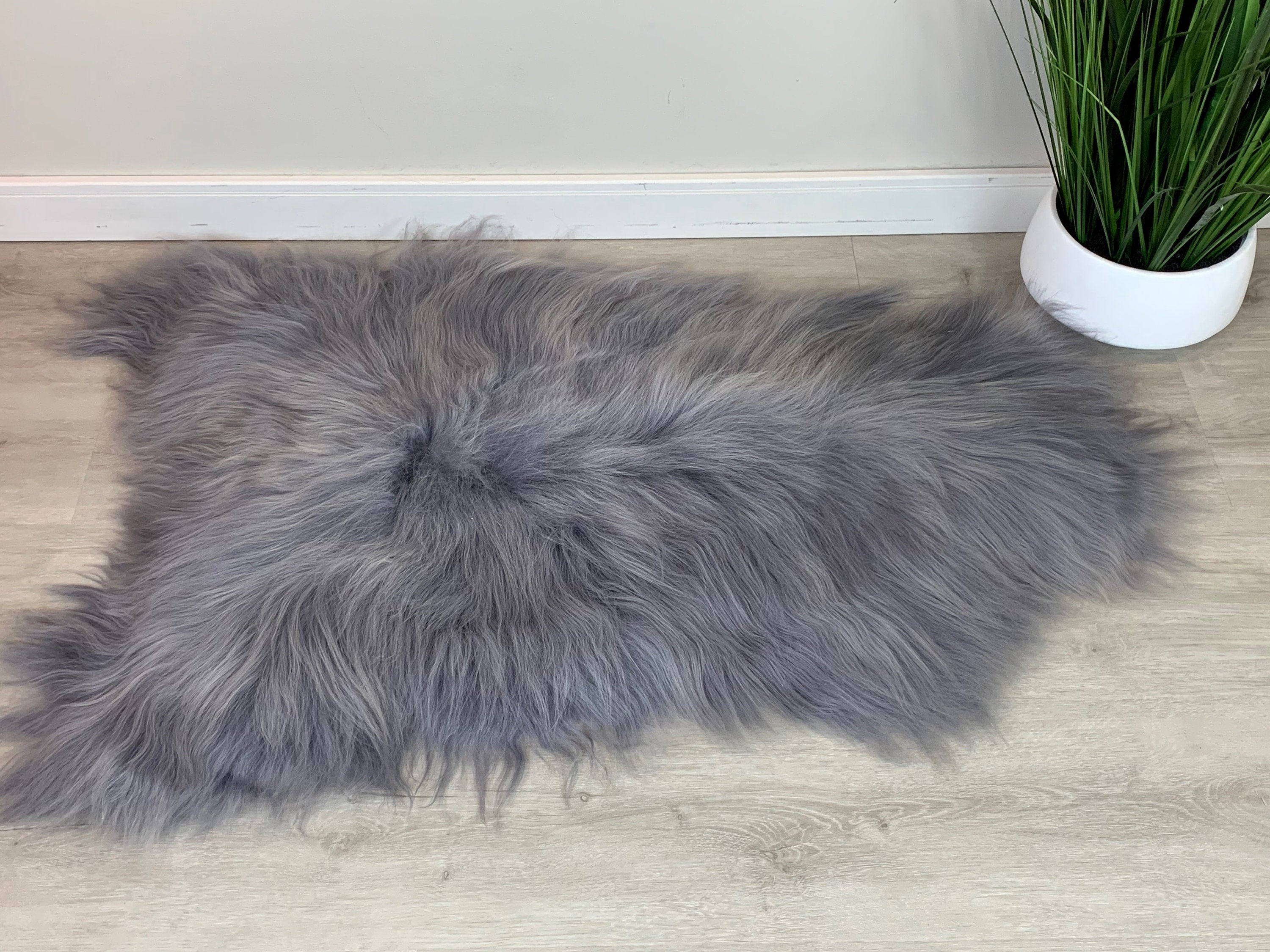 Genuine Dyed Silver Gray Sheepskin Rug Icelandic Sheepskin Seat Cover Pet Bed Throw