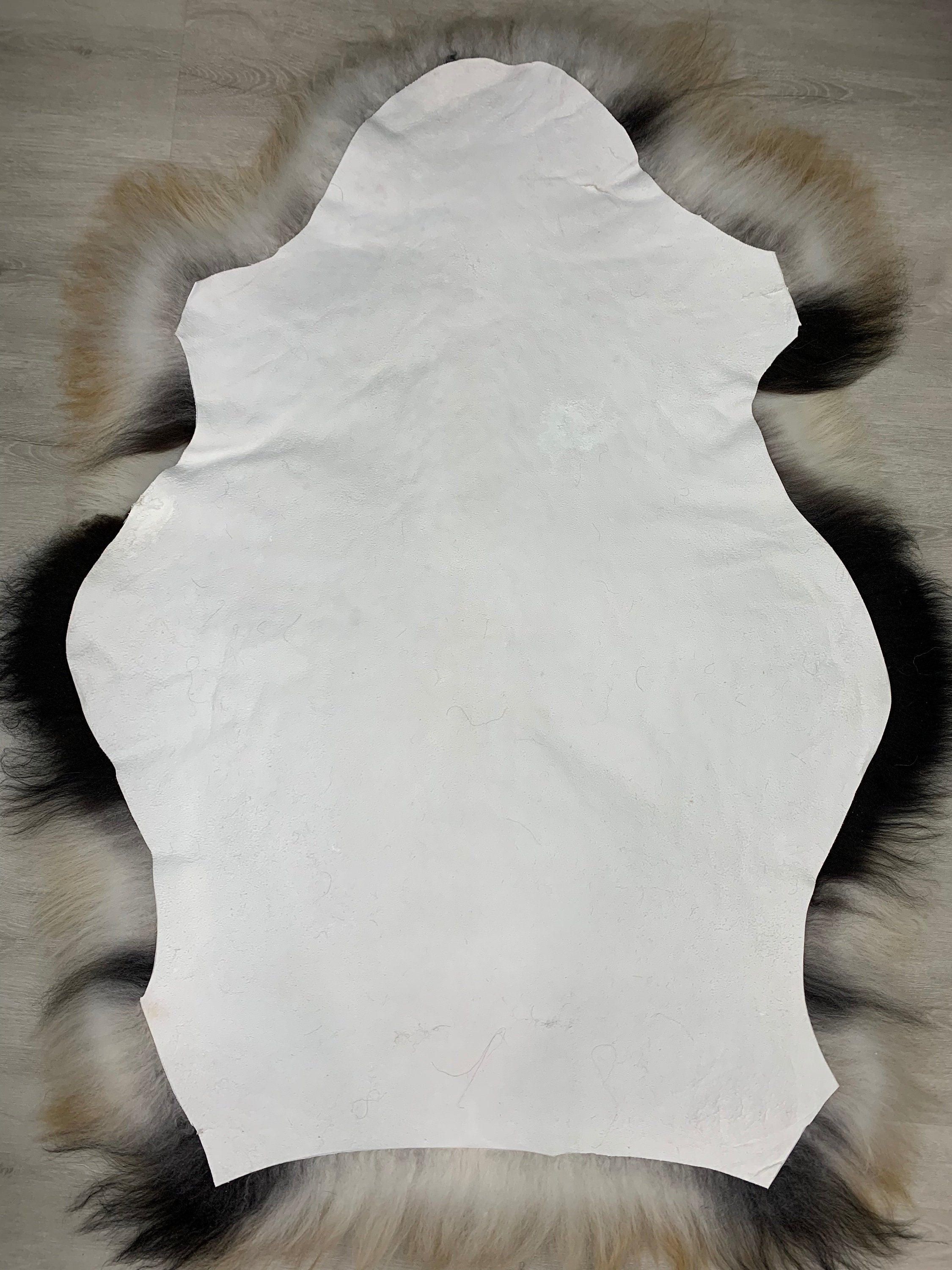 Huge Icelandic Genuine Sheepskin rug fur pelt Beautiful White Copper Natural Seat Cover Pet Bed Throw