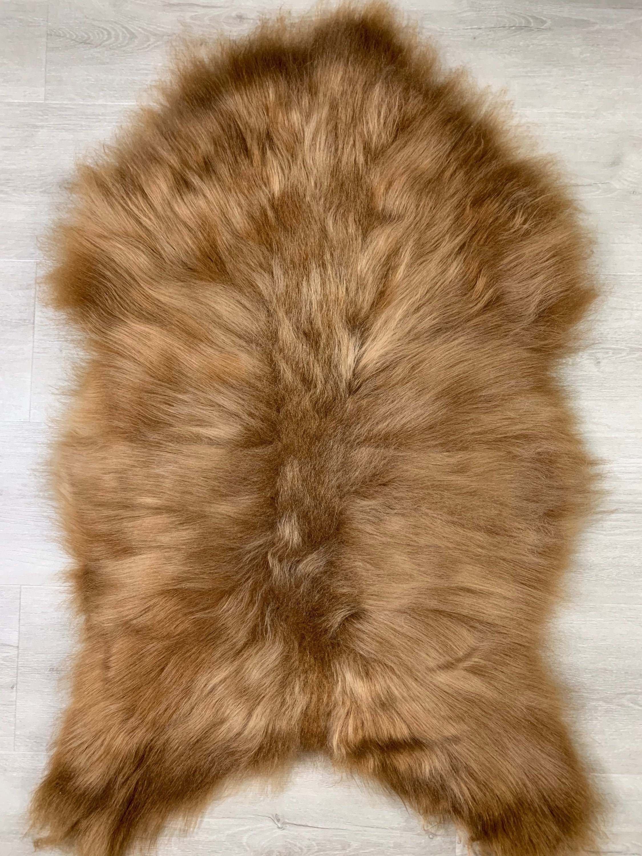 Icelandic Sheepskin Ore Rug Pelt / Genuine Natural Sheepskin / Sheepskin Pet Bed / Sheepskin Seat Cover