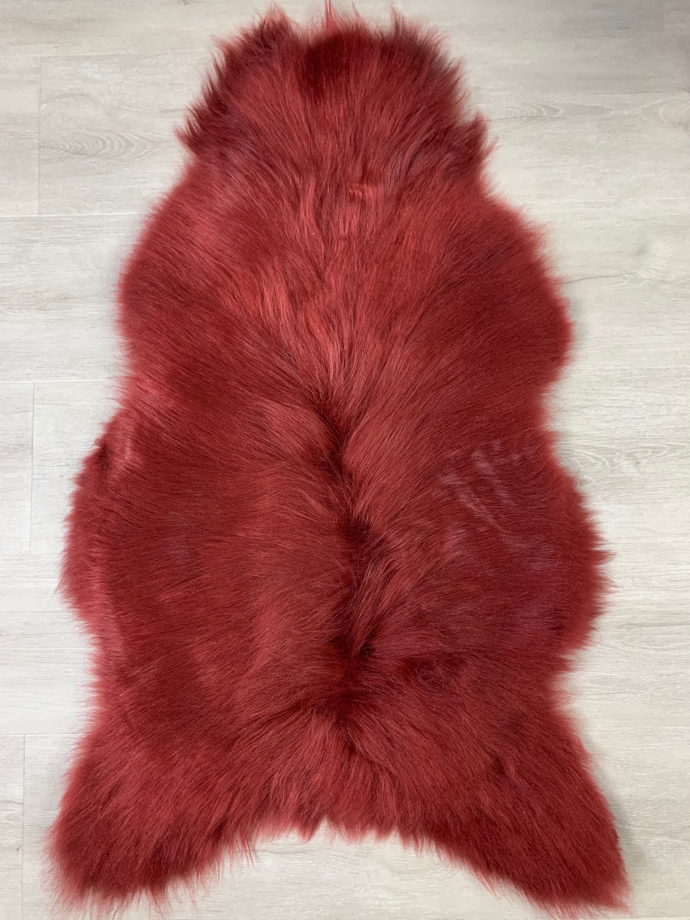 IcIcelandic genuine sheepskin rug dyed cherry * beautiful sheepskin fur Throw rug * Natural sheepskin pelt *  Kids play rug seat cover