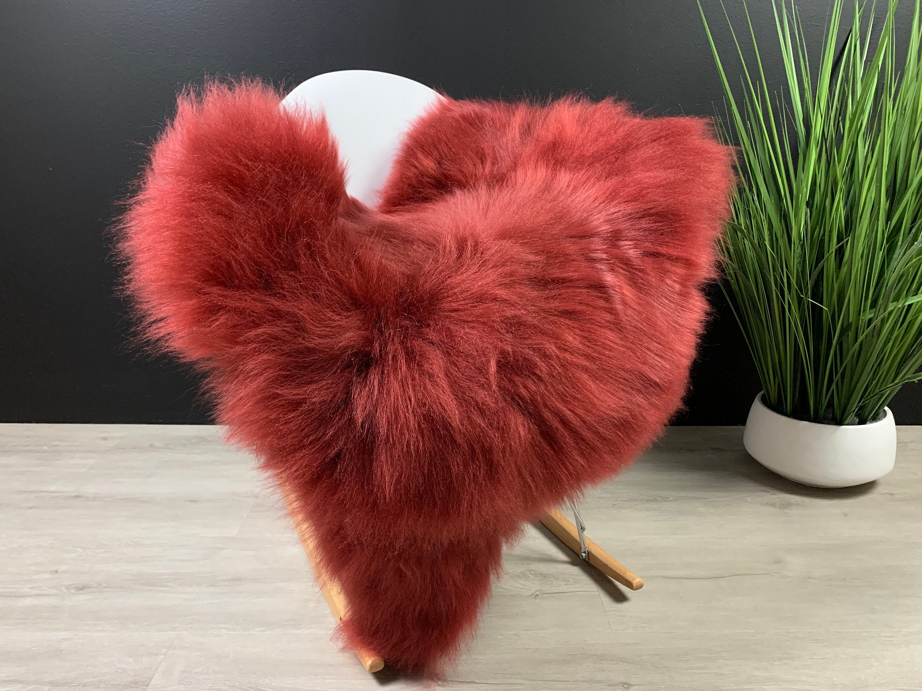 IcIcelandic genuine sheepskin rug dyed cherry * beautiful sheepskin fur Throw rug * Natural sheepskin pelt *  Kids play rug seat cover